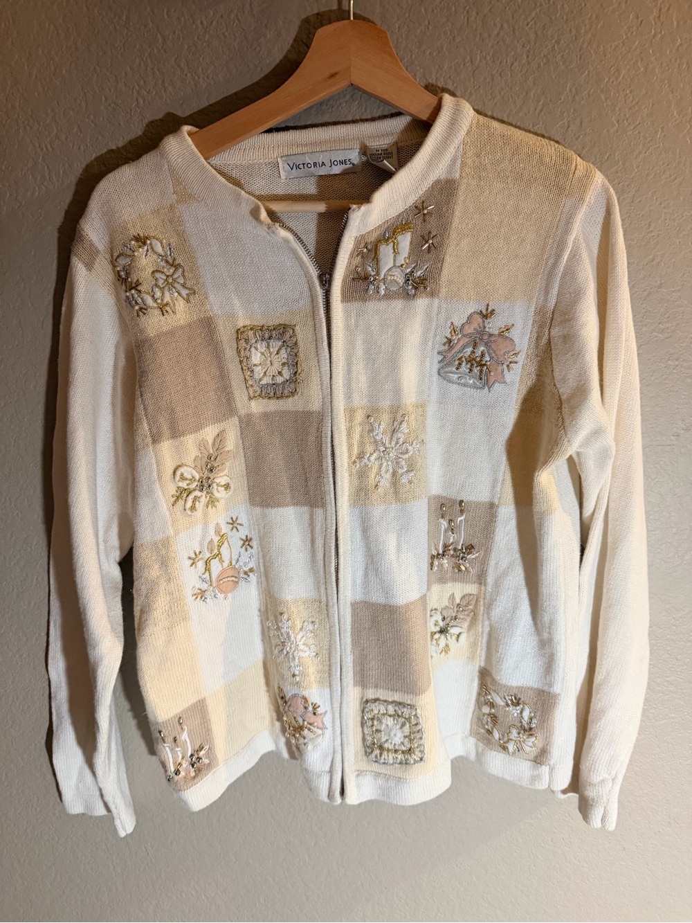 Vintage Christmas Cream & Tan Embroidered Zip-Front Women’s Sweater